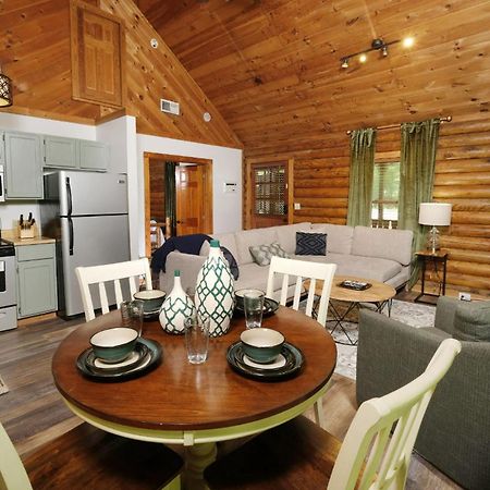 Grove Creek Cabin ガトリンバーグ エクステリア 写真