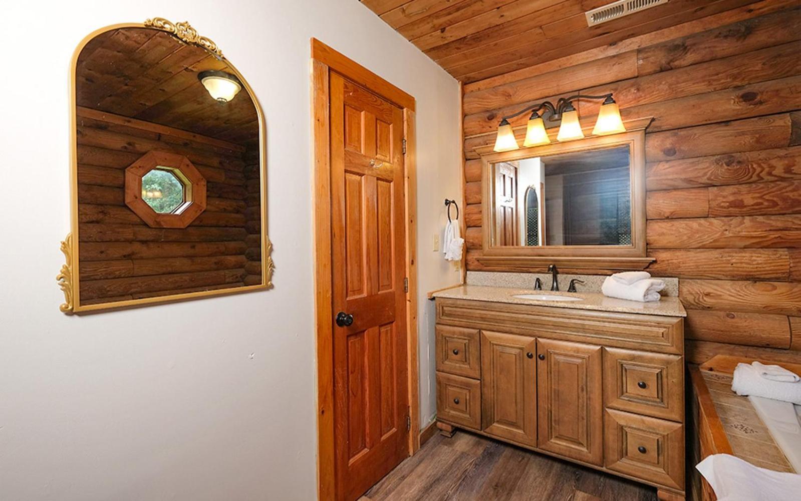 Grove Creek Cabin ガトリンバーグ エクステリア 写真