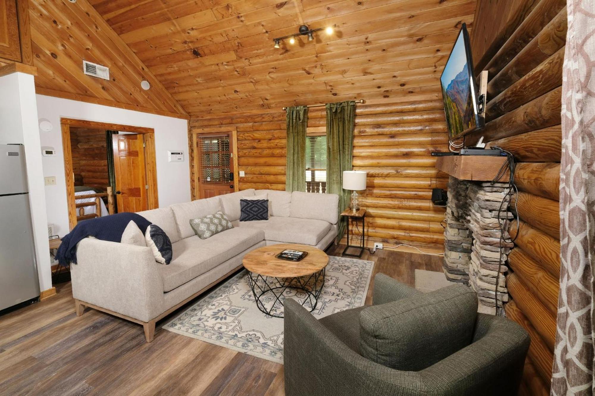 Grove Creek Cabin ガトリンバーグ エクステリア 写真